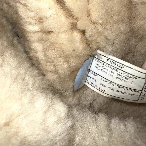 UGG womens Bailey Button Boots size 9 - Picture 12 of 12